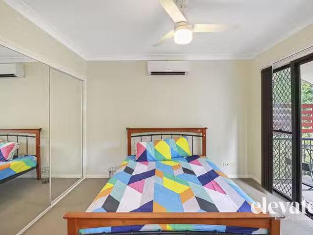 Just in! 2/56 Warren Street, St Lucia, QLD 4067