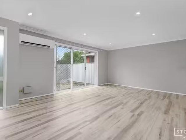 Unique 2/581 George Street, South Windsor, NSW 2756