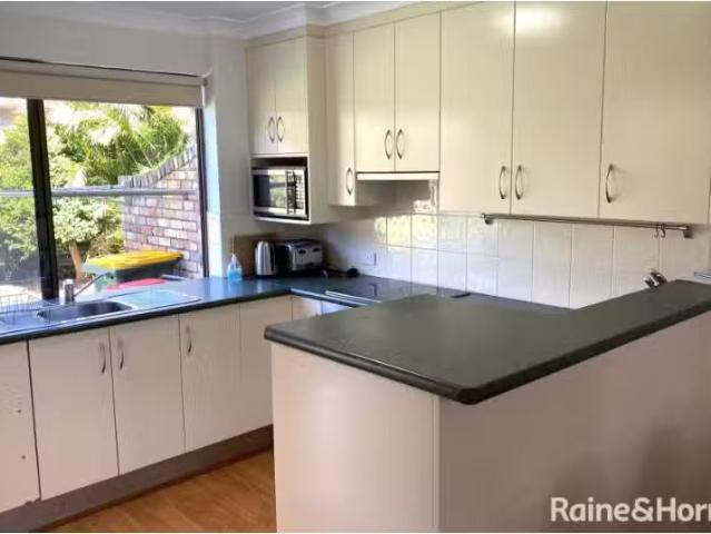 For Rent! 2/58 Parry Street, COOKS HILL Townhouse for rent Li.