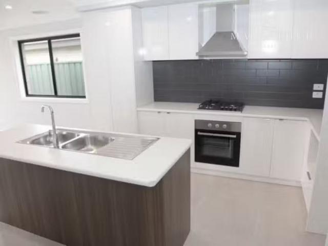 For Rent! 2/5 Wollemi Street, Forest Hill House for rent List.