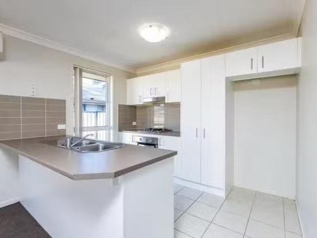 Cheap 25 Zinfandel Circuit, Cessnock, NSW 2325