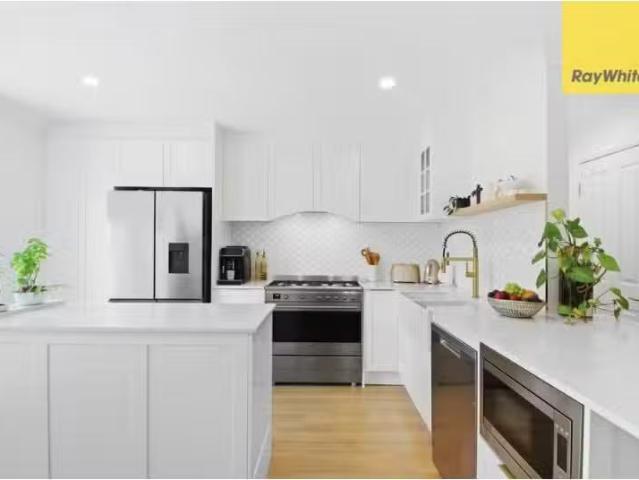 Deal! 2/5 Australia Street, ST MARYS Townhouse for rent Liste.
