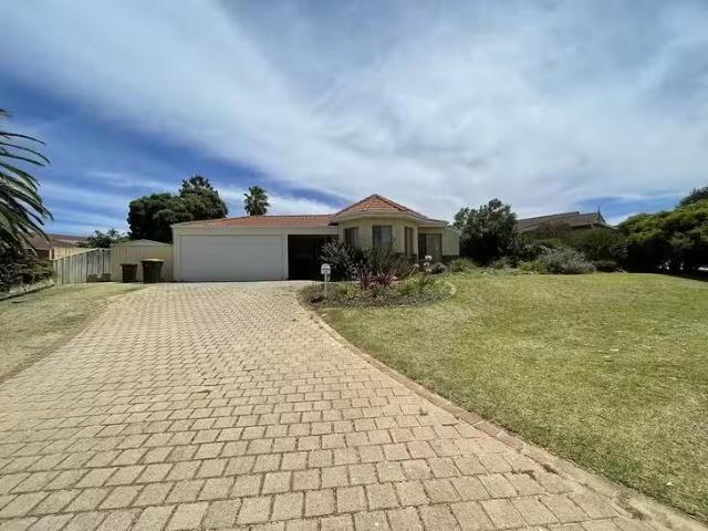 Unique 25 Caledonia Avenue, Currambine, WA 6028