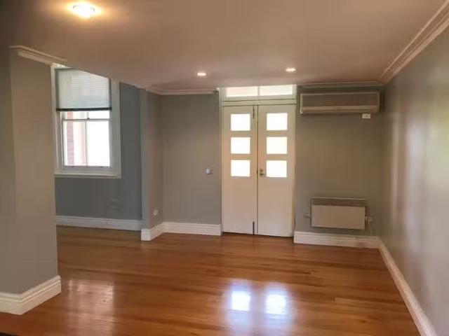 Unique 25 Gatehouse Place, Maribyrnong VIC 3032