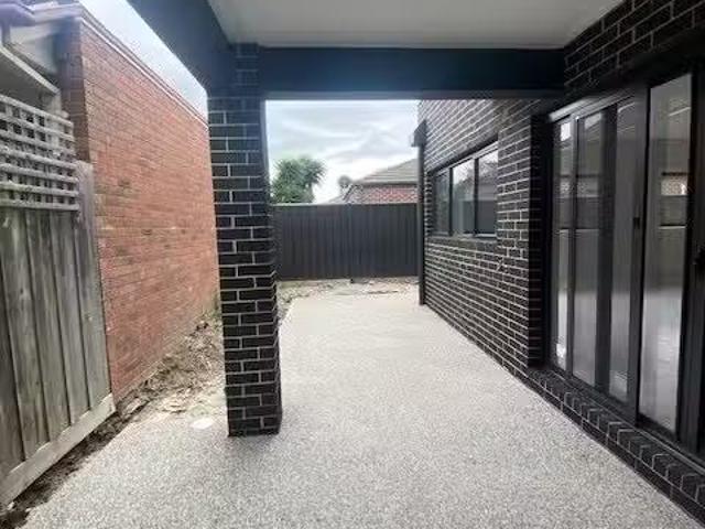 Rental! 25 Herbert St, Avondale Heights VIC 3034