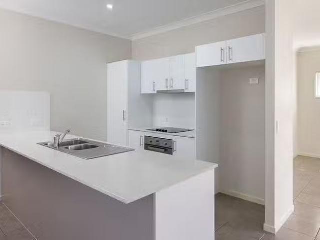 Rental! 25 Hyssop Place, Springfield Lakes, QLD 4300
