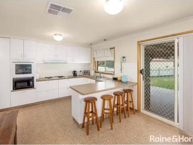Just in! 25 Langi Cres, GLENFIELD PARK House for rent Listed.