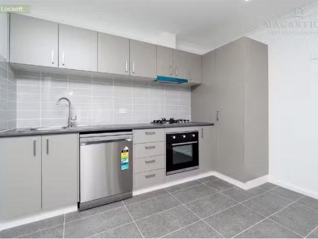 Rental! 2/5 Lockett Place, Tolland House for rent Listed by L.