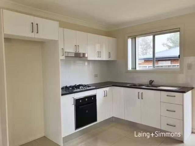 Unique 25a Bunsen Avenue, EMERTON House for rent Listed by Sh.