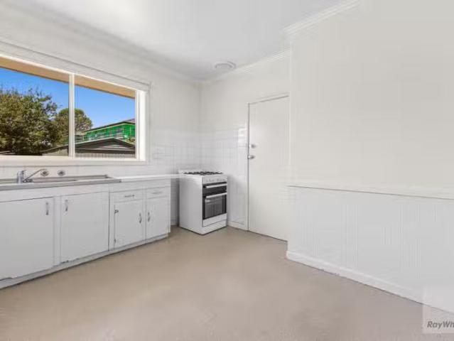 Rental! 268 Oriel Road, Heidelberg West VIC 3081
