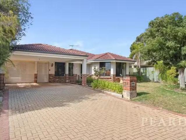 Deal! 26 Combewood Loop, Carramar, WA 6031