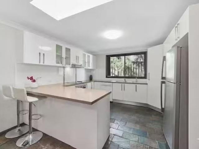 Deal! 26 Corunna Avenue, Leumeah, NSW 2560