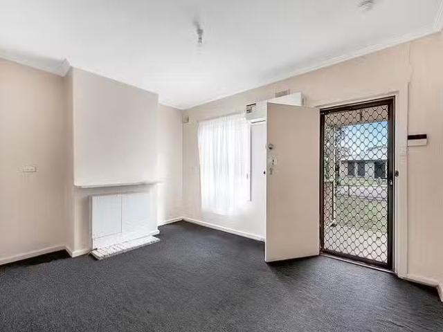 Deal! 26 International Avenue, Salisbury North, SA 5108
