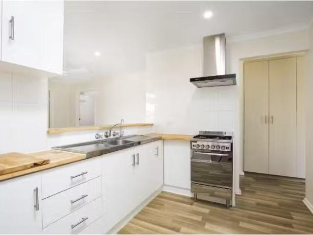 Just in! 26 Moncur St, Woodcroft House for rent Listed by Rub.