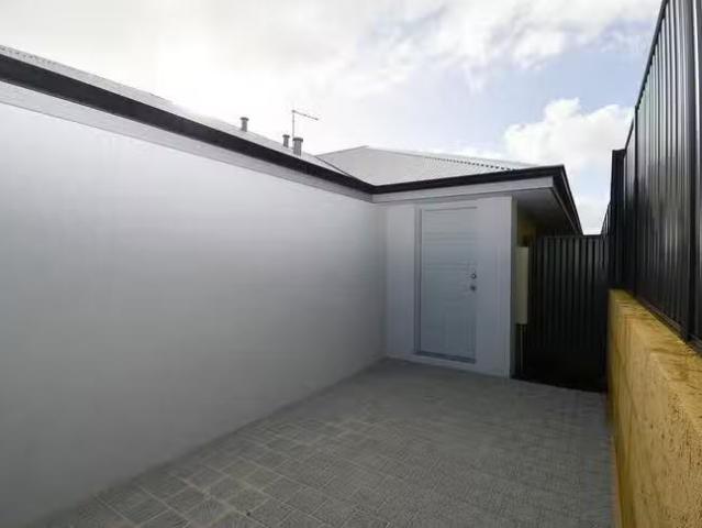 Just in! 26B Lauderdale Road, Madora Bay, WA 6210