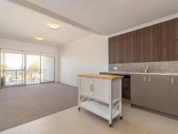 Rental! 27/2 Royston Link, Butler, WA 6036