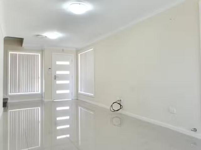 Rental! 2/73 75 Melbourne Street, OXLEY PARK Townhouse for ren.