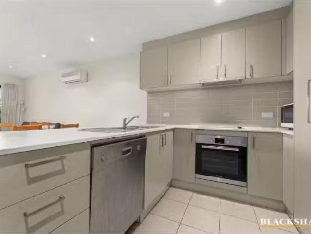 Nice 27/3 Towns Crescent, Turner Apartment for rent Listed by.