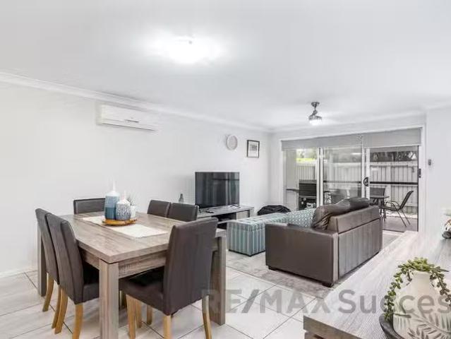 Unique 2/77 Platz Street, Darling Heights, QLD 4350