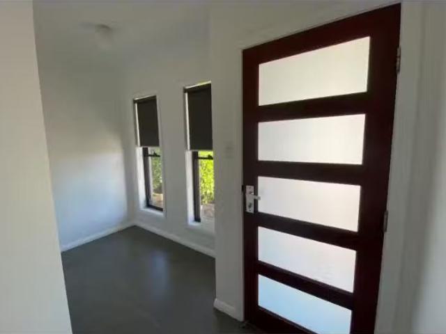 Cozy 28 Azure Avenue, Dubbo Townhouse for rent Listed by Prop.