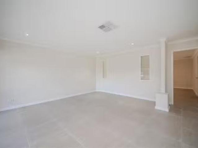 Just in! 28 Edgeworth Circuit, Tapping, WA 6065