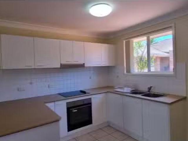 Charming 2/8 Merrymen Way, Port Macquarie Apartment for rent.