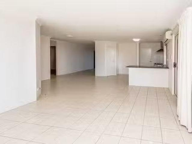 Cozy 28 Ocean Queen Drive, Wandina, WA 6530