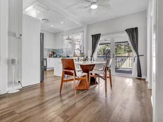 Nice 291 Wynnum Road, Norman Park, QLD 4170