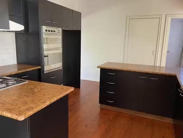 Rental! 299 South Street, Harristown, QLD 4350