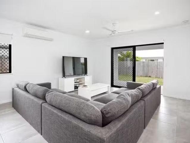 Charming 29 Whyambeel Chase, Smithfield, QLD 4878