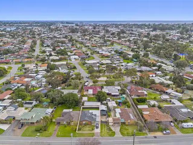 Cheap 29 Coolibah Avenue, Dudley Park, WA 6210