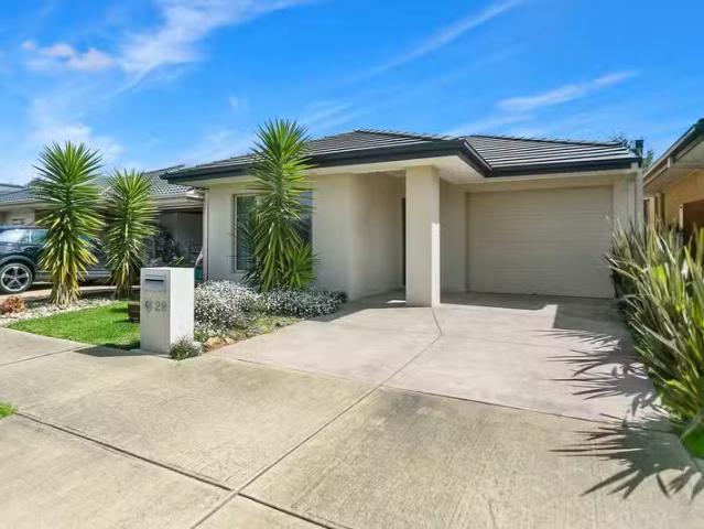 For Rent! 29 Greenside Circuit, Sandhurst, VIC 3977 House fo.