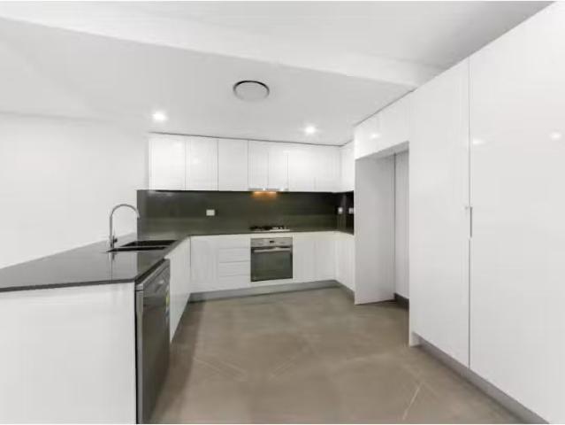 Charming 29 Lewis St, SOUTH WENTWORTHVILLE Apartment for rent.