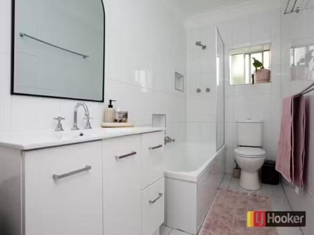 Nice 2 Macquarie Street, NORTH TAMWORTH House for rent Listed.