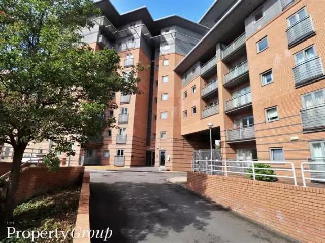 Cozy 2 BA 1 bedroom apartment for rent in Manor House Drive, C.