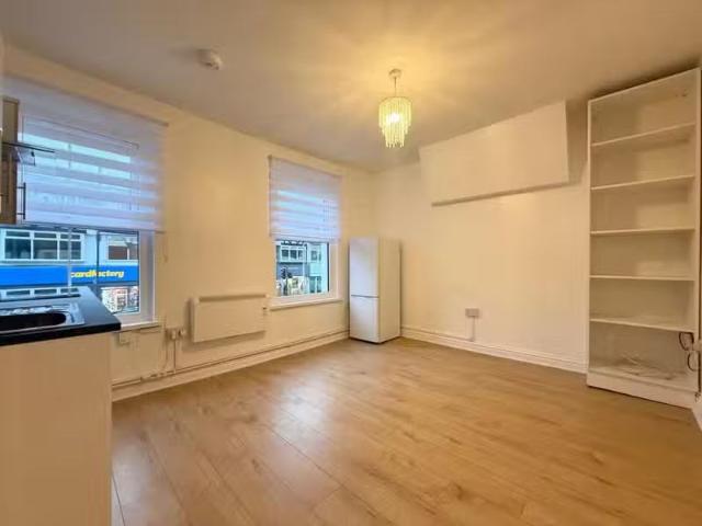 Charming 2 BA 1 bedroom flat for rent in High Street, Welling.