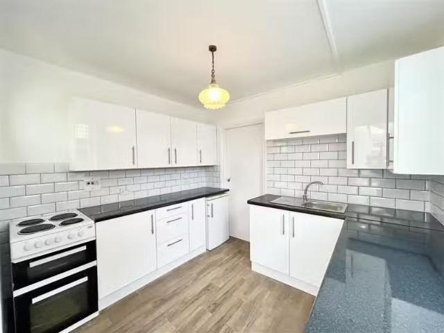 Cozy 2 BA 1 bedroom house share for rent in Room 3, Hart Road.