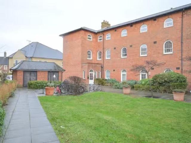 Deal! 2 BA 2 bedroom apartment for rent in Nightingales, Bisho.