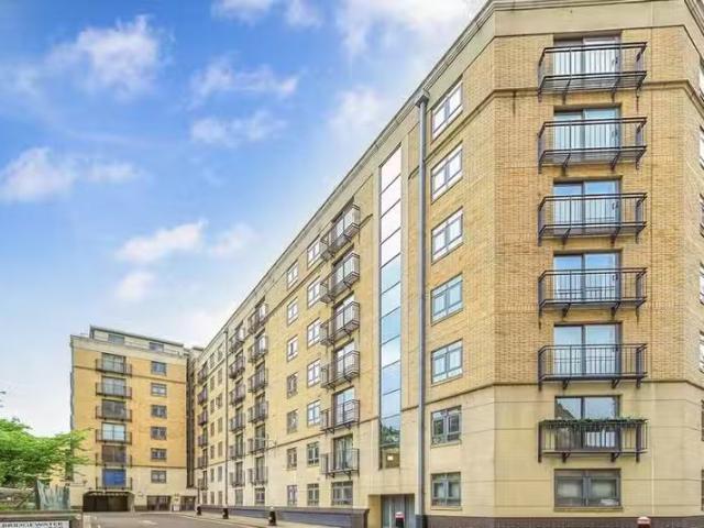 Unique 2 BA 2 bedroom flat for rent in Bridgewater Square, Cit.
