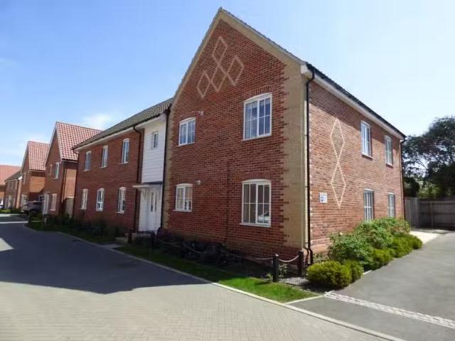 Deal! 2 BA 2 bedroom flat for rent in Foundry Close, Glemsford.
