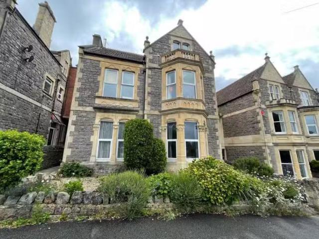New 2 BA 2 bedroom flat for rent in Highbury Parade, Weston su.