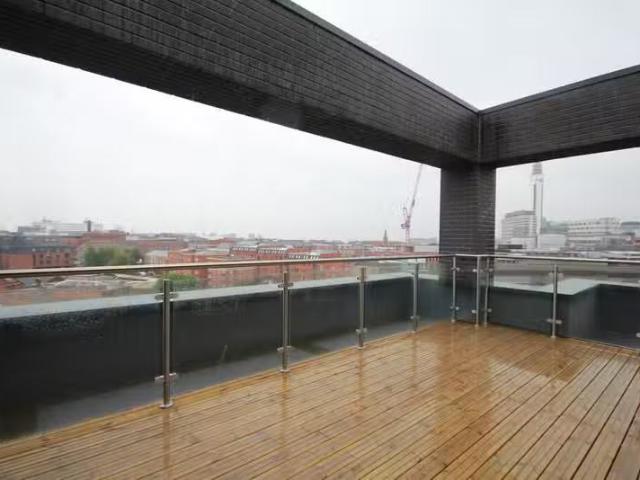 Rental! 2 BA 2 bedroom penthouse for rent in Regency Place, Pa.