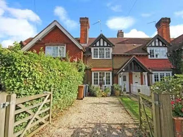 Unique 2 BA 2 bedroom semi detached house for rent in High Roa.