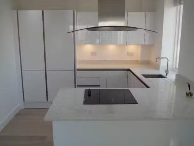 Nice 2 BA 3 bedroom apartment for rent in Crayford Road, Dartf.