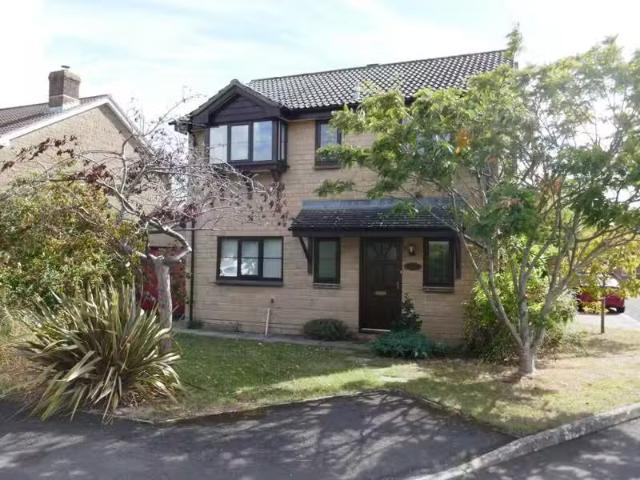 New 2 BA 3 bedroom detached house for rent in Thornford, Nr Sh.