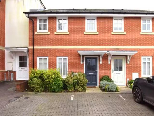 New 2 BA 3 bedroom end of terrace house for rent in Grace Bart.
