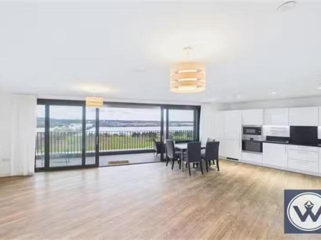 For Rent! 2 BA 3 bedroom flat for rent in Kingfisher Heights.
