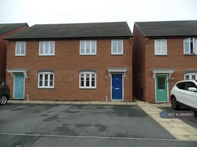 Cozy 2 BA 3 bedroom semi detached house for rent in Academy Dr.