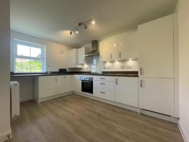 Deal! 2 BA 3 bedroom semi detached house for rent in Fig Tree.