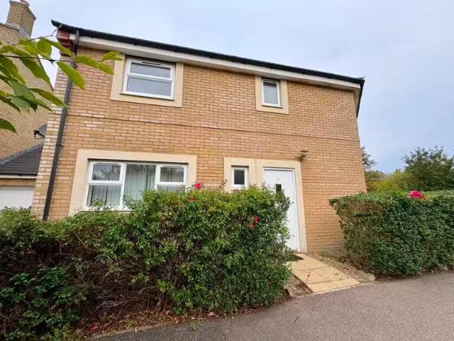 Nice 2 BA 3 bedroom semi detached house for rent in Foxhollow.